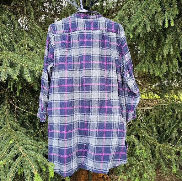 Colorful Flannel Night Shirt Simply Vera Vera Wang in Navy Blue, Magenta & Gray - Picture 2 of 3